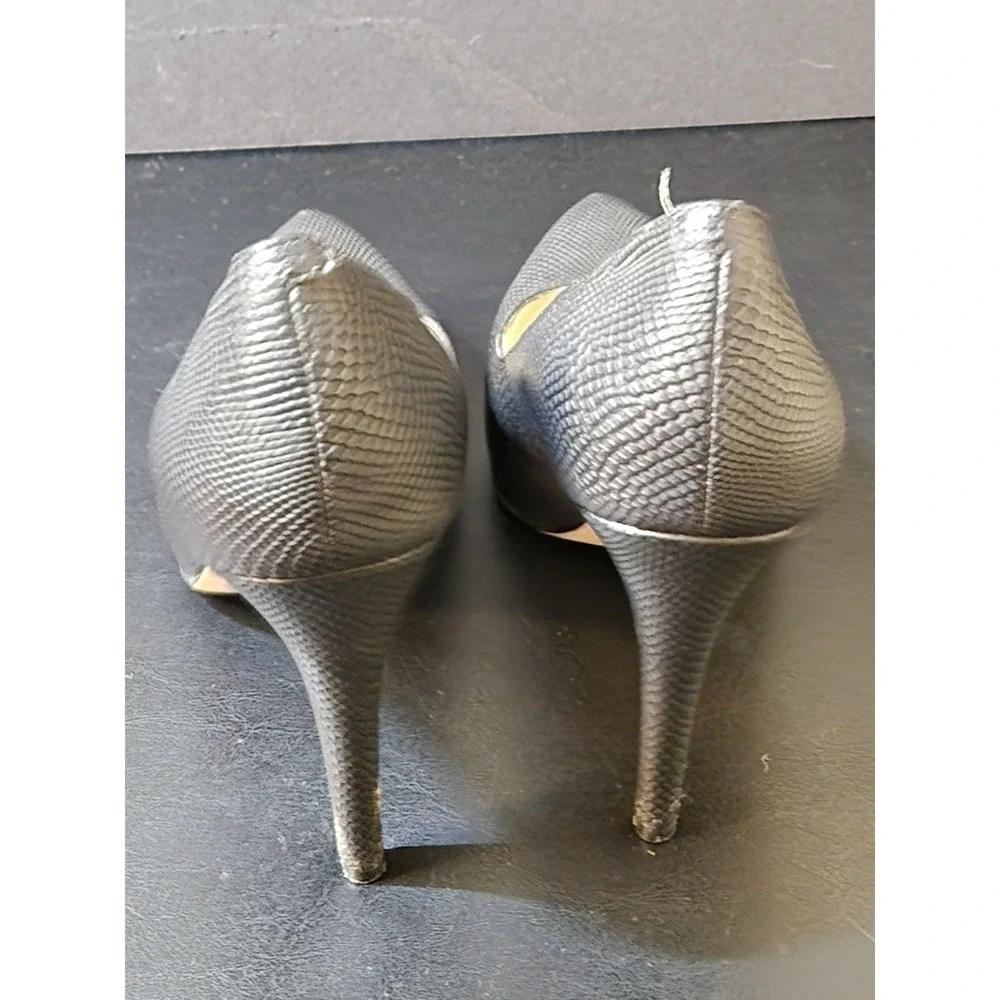 BCBGeneration Snakeskin Embossed Pointed Toe Platform Pumps Dark Grey Black 6.5M - Picture 3 of 5